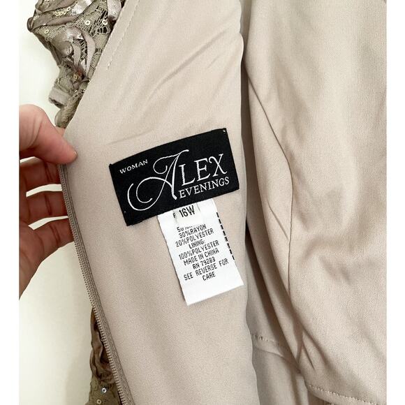 Alex Evenings Champagne Rosette Evening Gown 16W - Picture 8 of 12